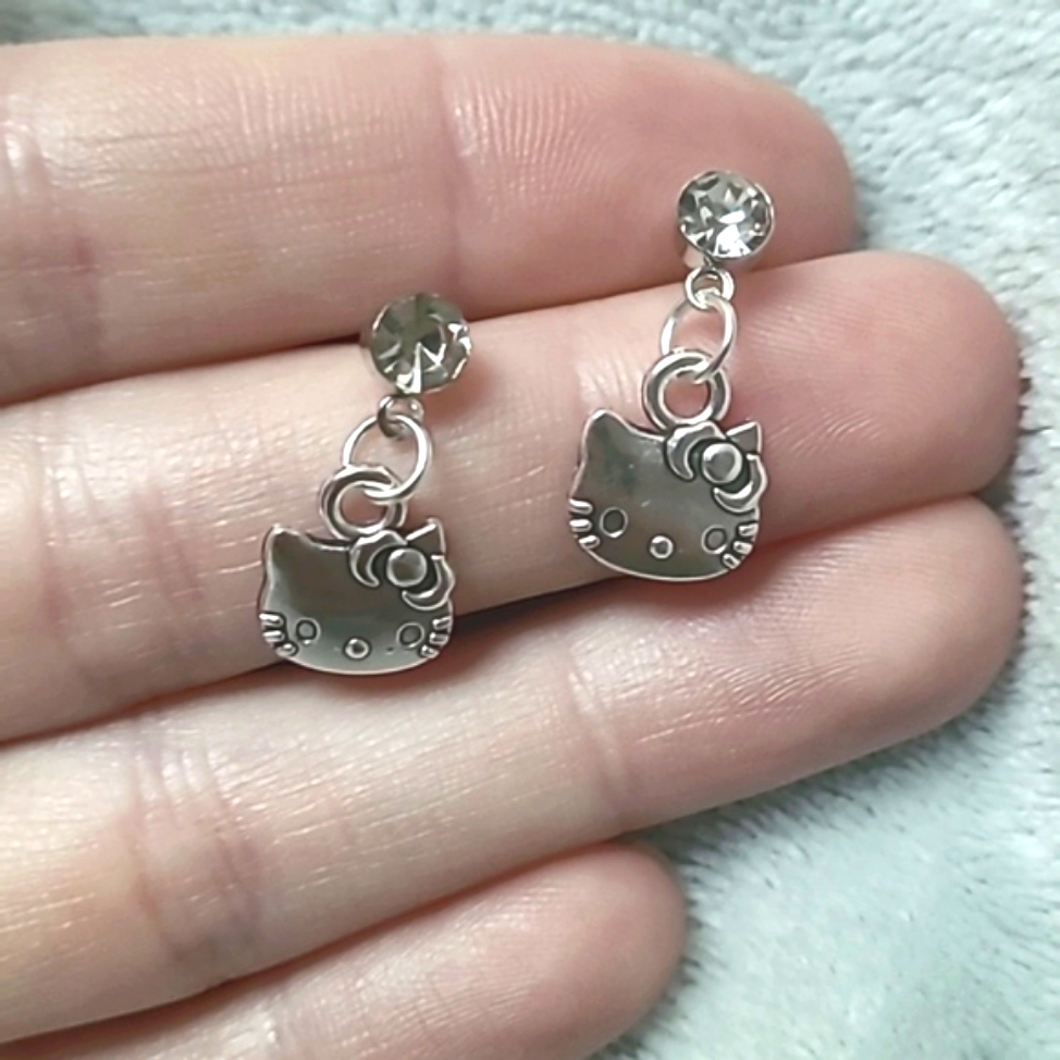 Hello Kitty Dainty Earrings